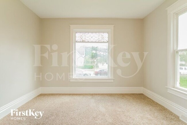 Building Photo - 374 Jay St