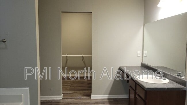 Building Photo - 214 Farmington Dr