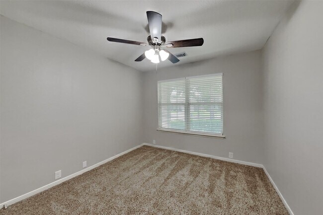 Building Photo - 17330 Shadow Ledge Dr