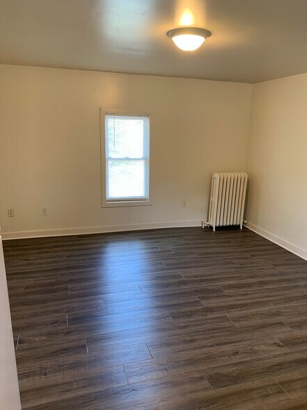 Building Photo - 932 Grampian Blvd