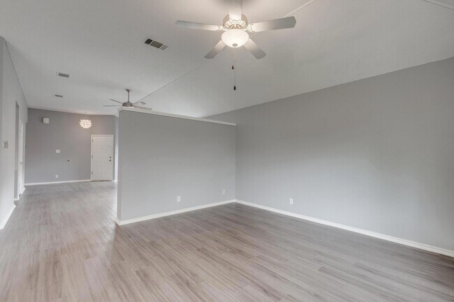 Building Photo - 16809 Bailey Jean Dr