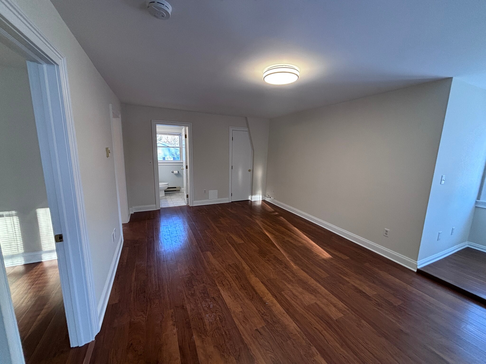 Building Photo - 101 Ponus Ave