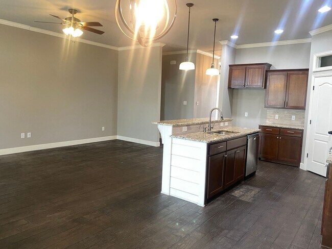 Building Photo - Executive rental on Carrera!  3/2/2