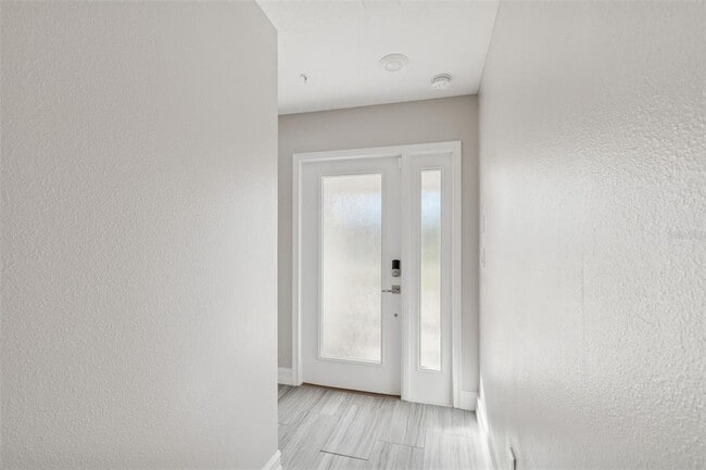 Building Photo - 4921 W Paul Ave