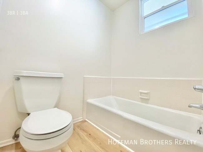 Building Photo - 931 S Wooster St Los Angeles, CA 90035