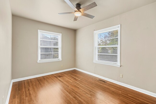 Building Photo - Charming 3-Bedroom Home Near the Rose Dist...