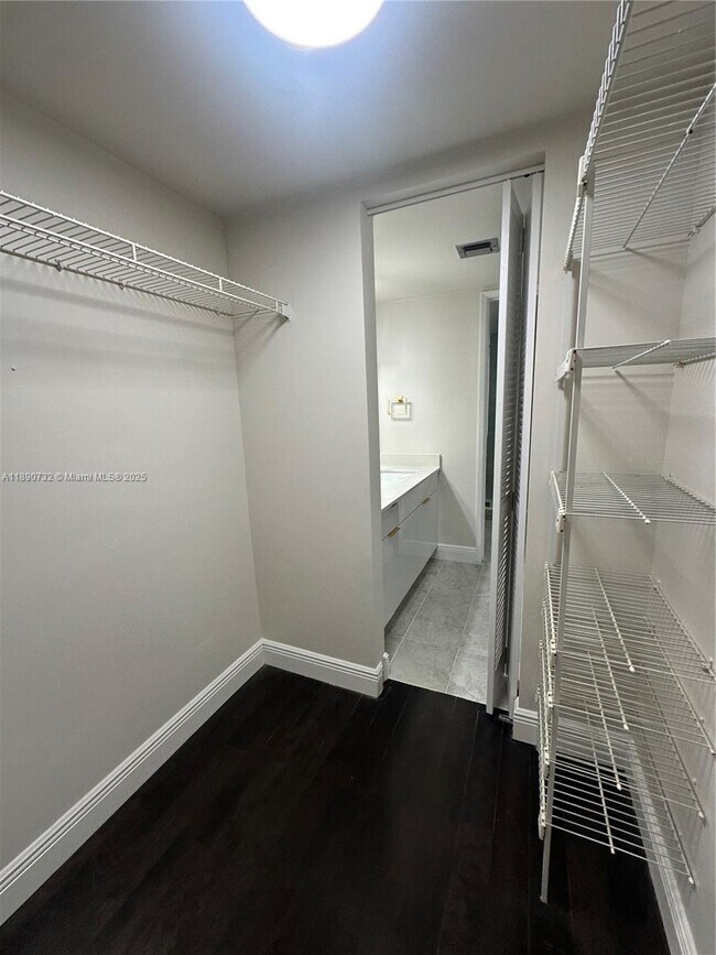 Building Photo - 9010 SW 125th Ave