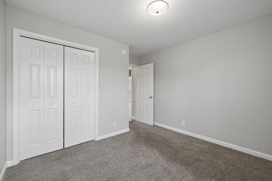 Building Photo - 3708 Kendra Ct N