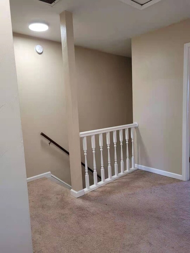 Building Photo - 305 Seeman Ct