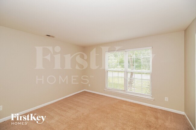 Building Photo - 234 Royalton Rd