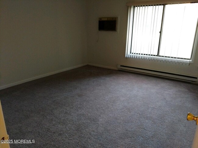 Building Photo - 137 Amberly Dr