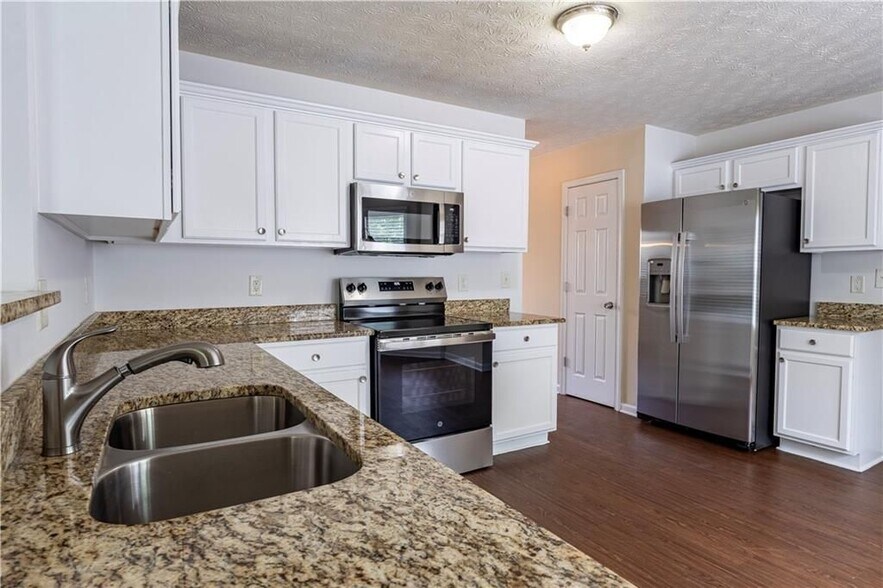 Building Photo - 2432 Pendergrass Ln