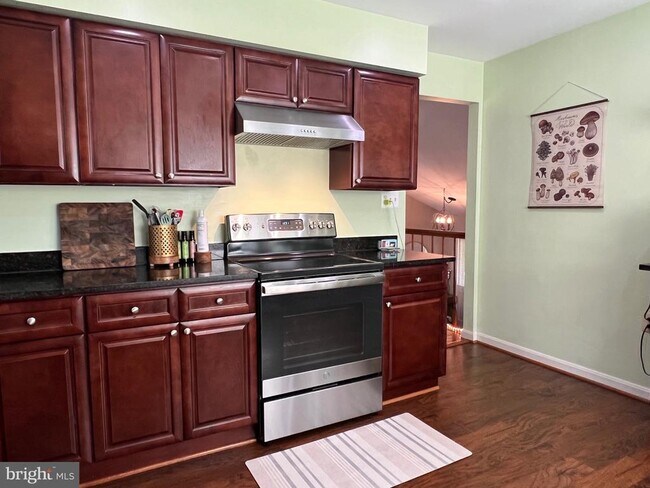 Building Photo - 7684 Green Garland Dr