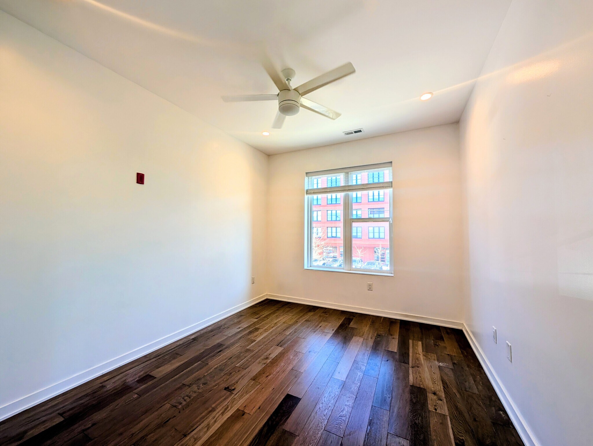 Building Photo - 1500 N American St