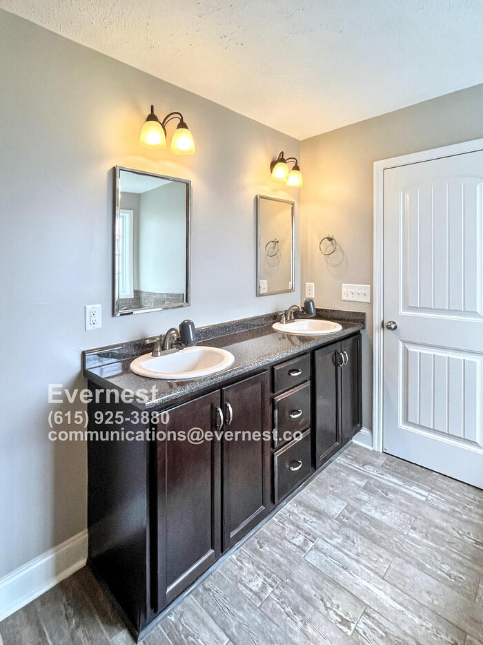 Building Photo - 1148 Meachem Dr