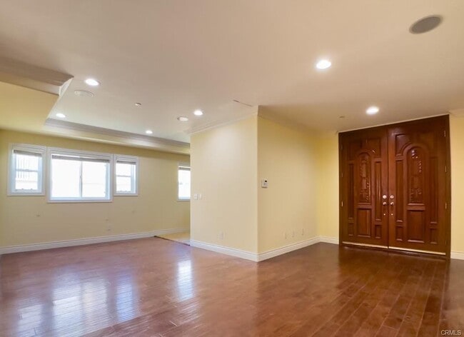 Building Photo - 412 Ave F