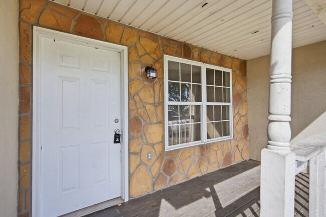 Building Photo - 162 Stone Henge Ln