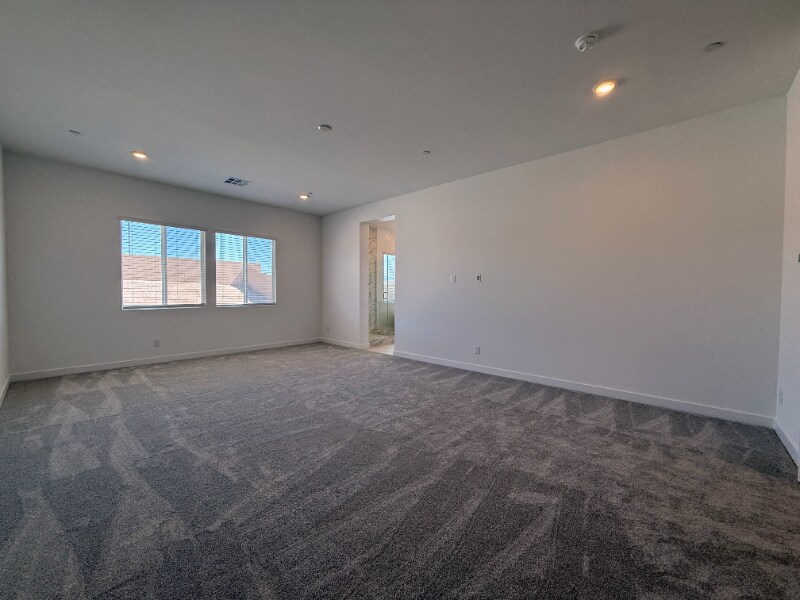 Building Photo - 9486 W Hammer Ln