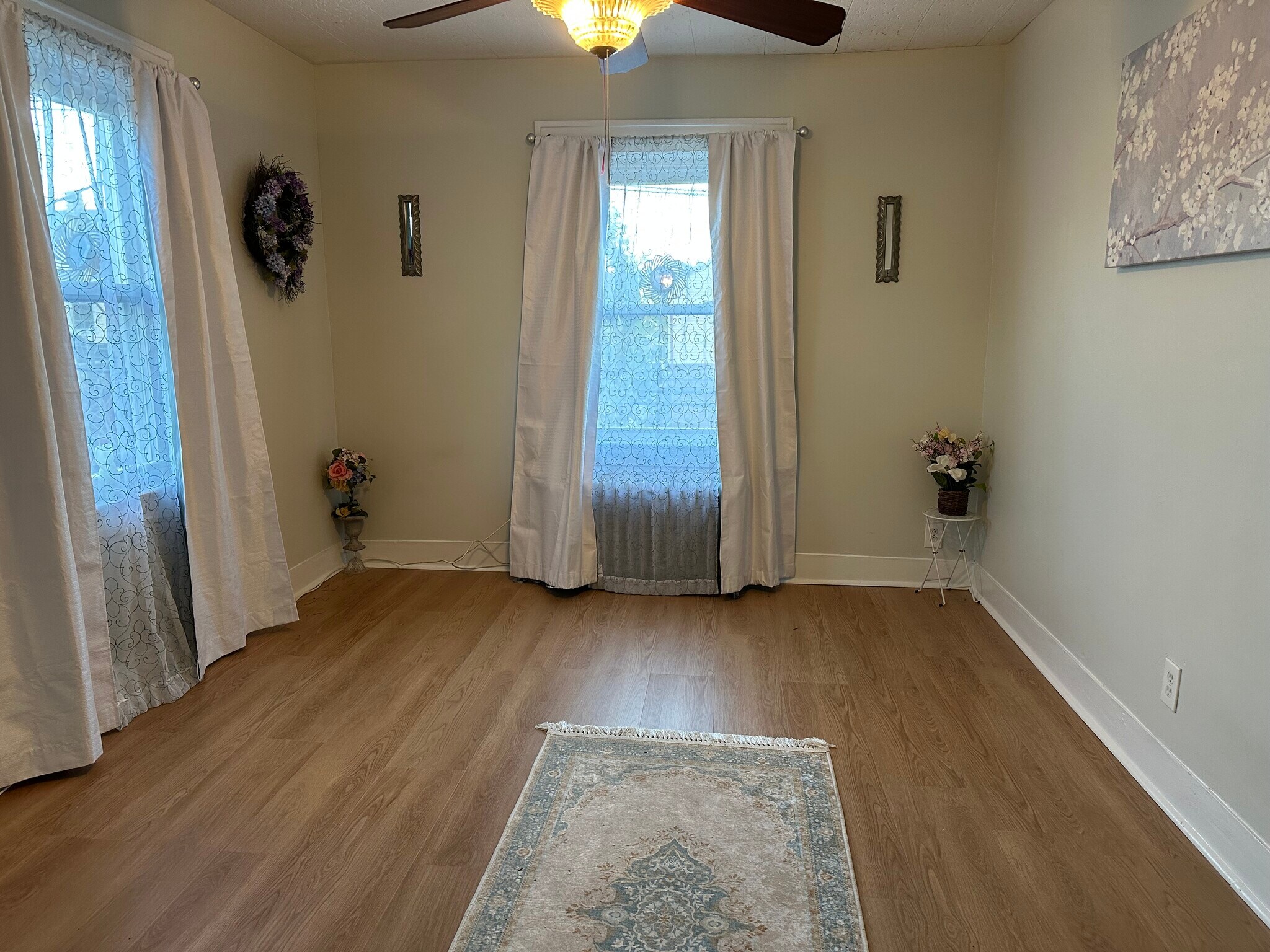 Building Photo - 269 N 1st Ave