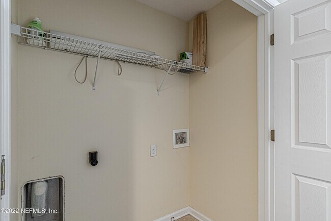 Building Photo - 1500 Calming Water Dr