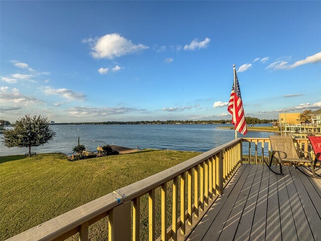 Building Photo - 112 Cove Point