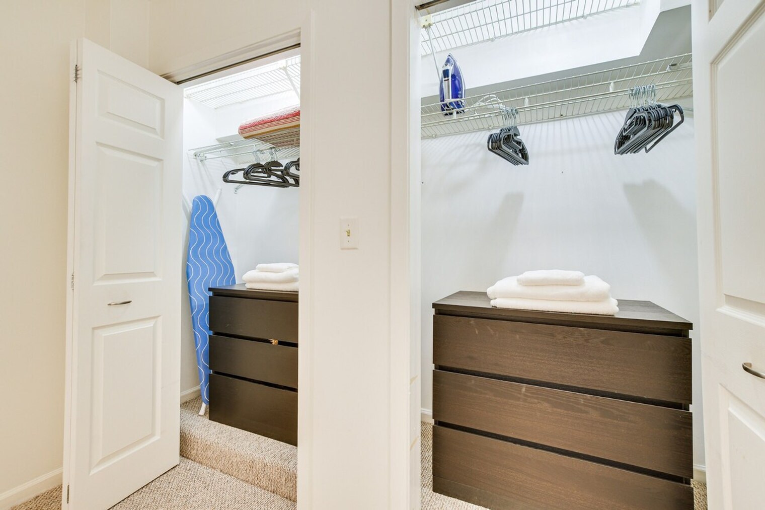 Building Photo - 2238 N Geneva Terrace