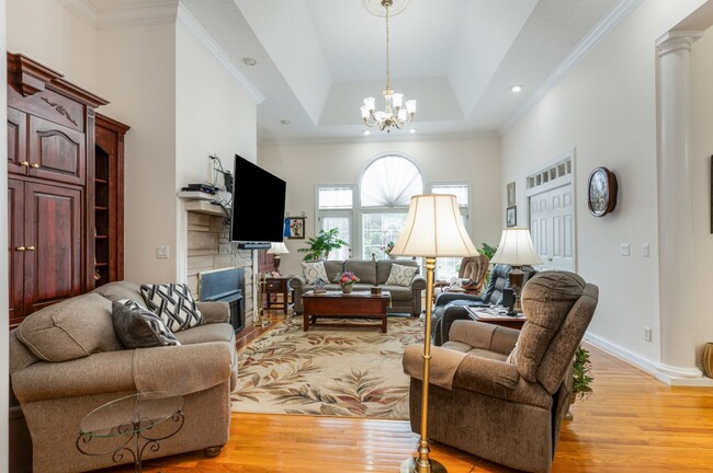 Building Photo - Executive Rental