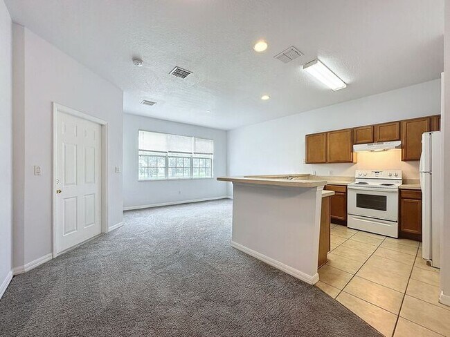 Building Photo - Townhome in Paradise Cove, Kissimmee