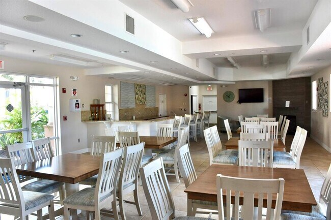 Building Photo - 5300 S Atlantic Ave