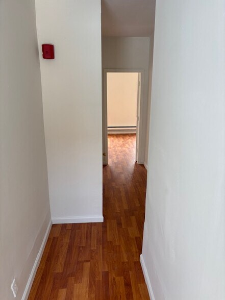 Building Photo - 337 W Girard Ave