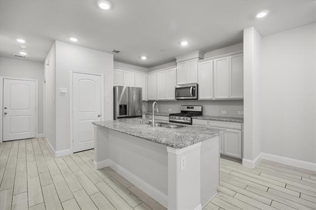 Building Photo - 7808 Manilla Dr