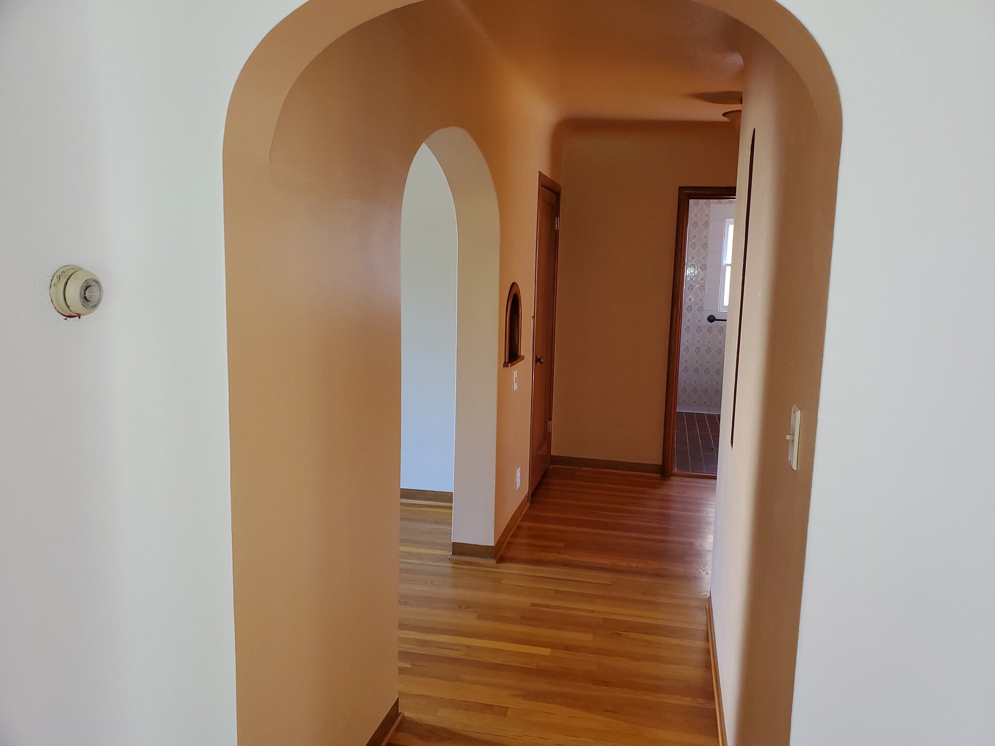 Building Photo - 403 W 25th Ave