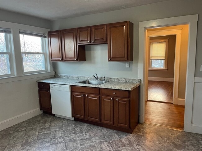 Building Photo - 14 Eddy St