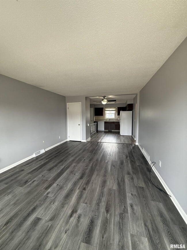 Building Photo - 2843 High Point Dr