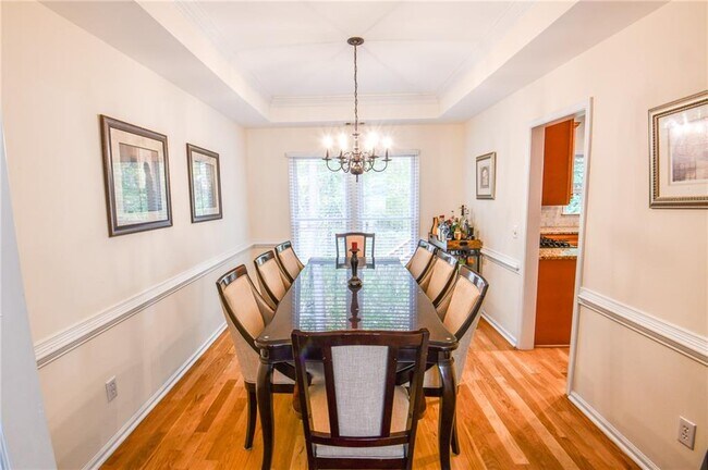 Building Photo - 1865 Oak Tree Hollow