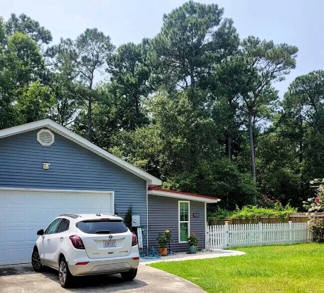 Building Photo - 81 Bridle Way