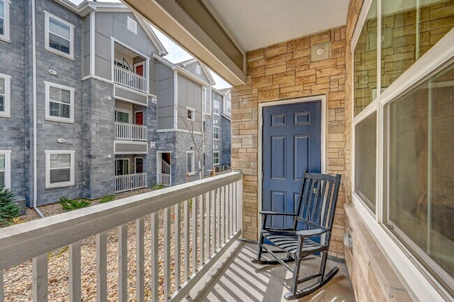 Building Photo - $2,415- 2 Bed, 2 Bath Ground Floor Condo w...