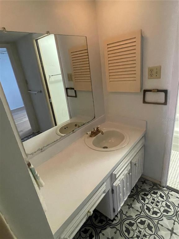 Building Photo - 1589 Greenlea Dr