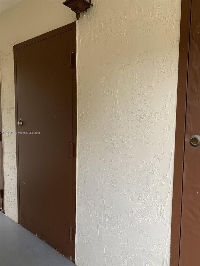 Building Photo - 9070 SW 125th Ave