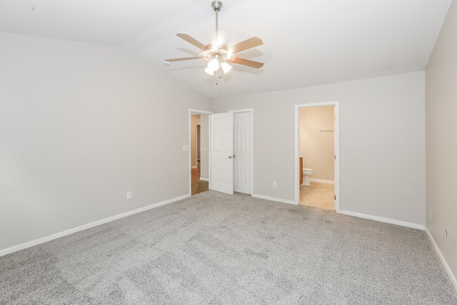 Building Photo - 5207 Hildreth Court