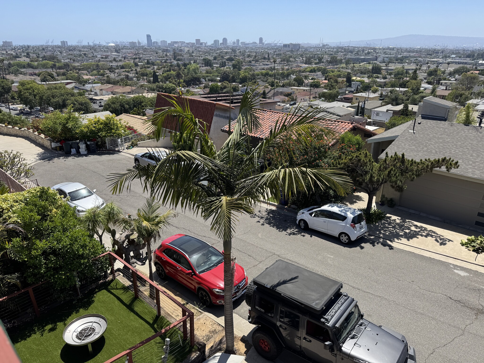 Building Photo - 2052 N Terrace Dr