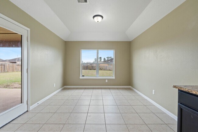 Building Photo - 18875 Maverick Ranch Rd E