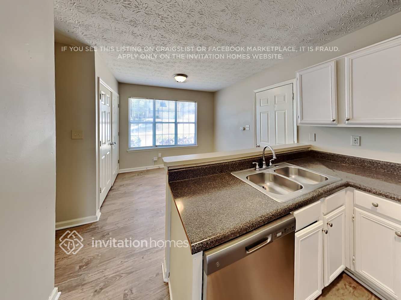 Building Photo - 2978 Rapids Dr