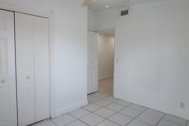 Building Photo - 5624 Purdy Ln