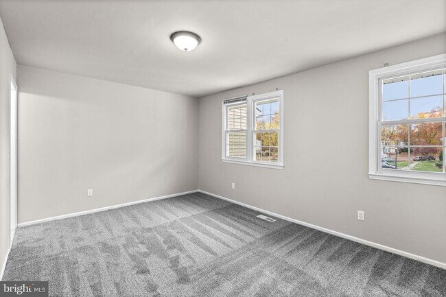 Building Photo - 314 Woodleaf Ct