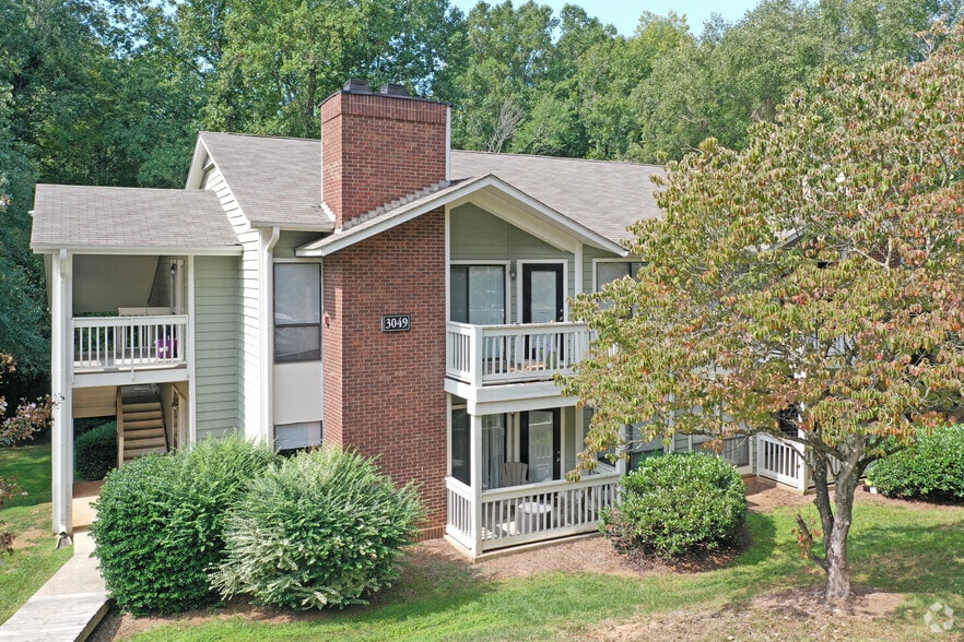 Woodland Park Apartment Homes 3047 Pisgah Pl Greensboro NC 27455
