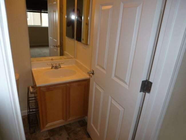 Building Photo - Two Bedroom, Two and a Half Bath Townhome ...