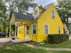 Building Photo - 215 Melrose Ct