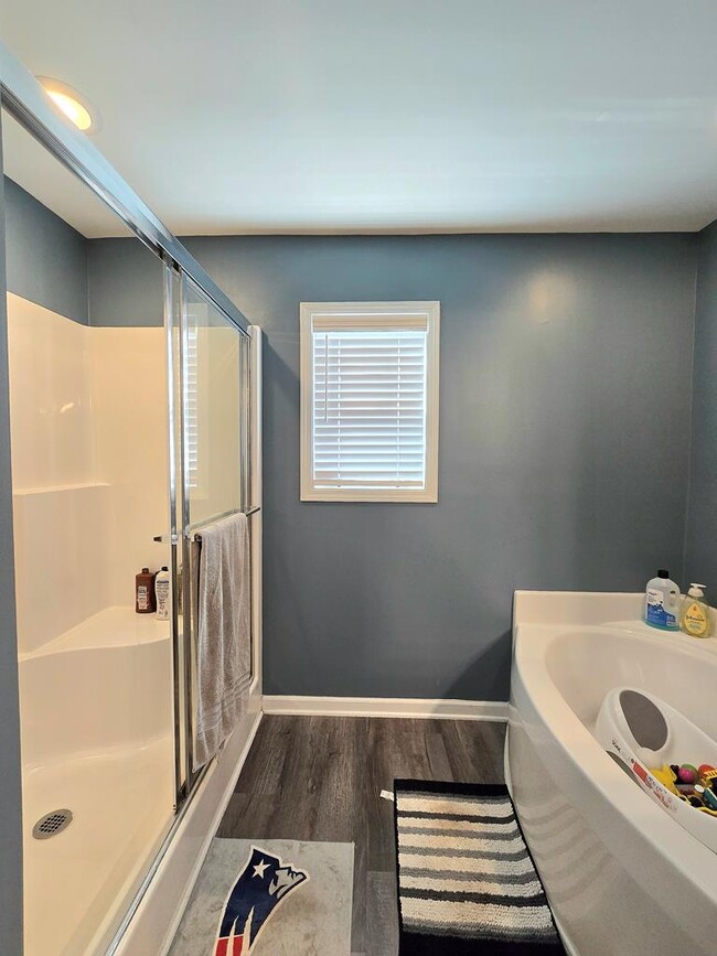 Building Photo - 1718 Smalls Dr