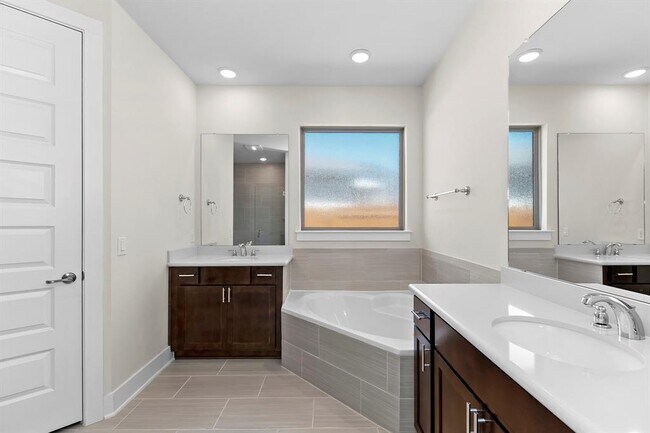 Building Photo - 8901 Chrysler Bend